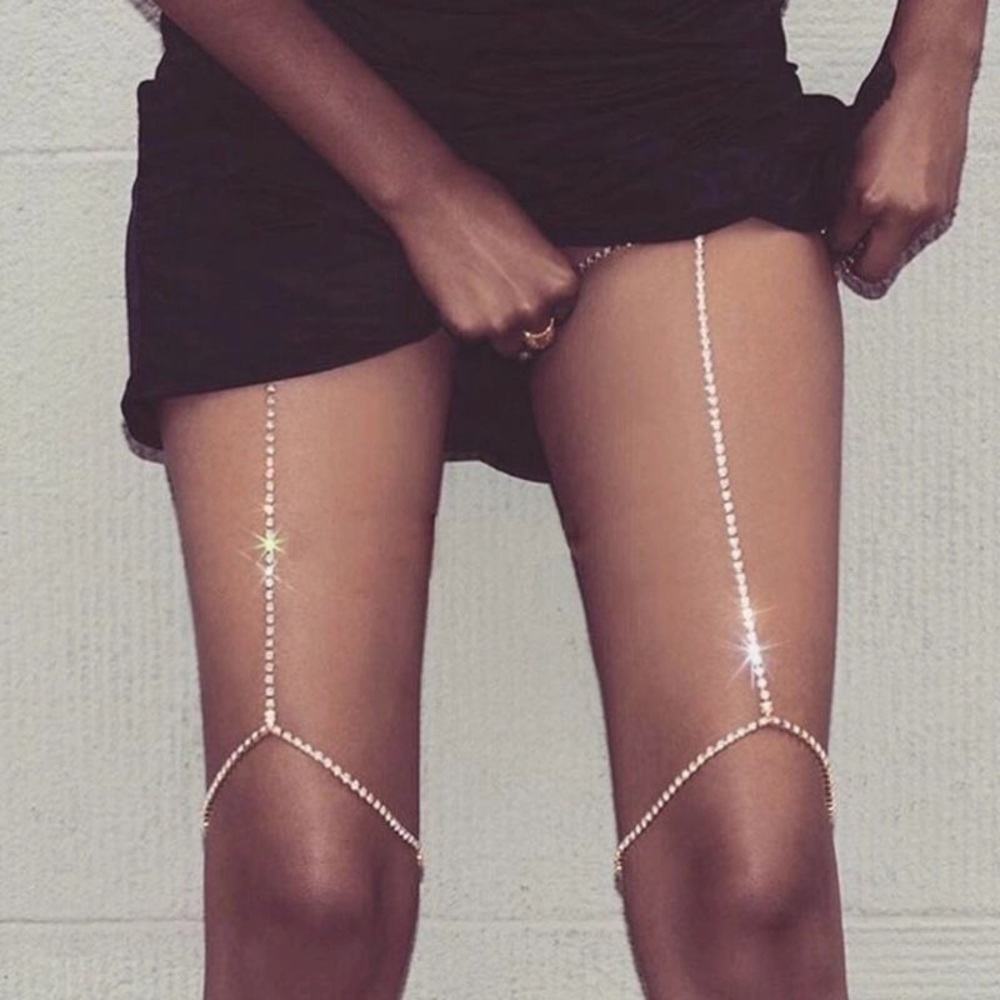 A Pair of Gold Rhinestone Chain Thigh Body Jewelry